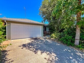 Building Photo - 2308 Bueno St