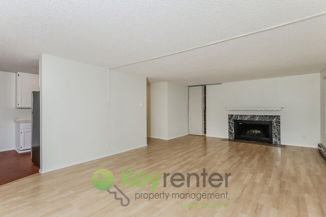 Foto del edificio - Stylish 2-Bed Condo with Pool & Clubhouse Access