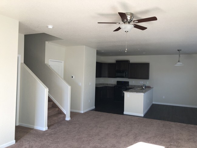 kitchen space + living area - 1229 Bistre St