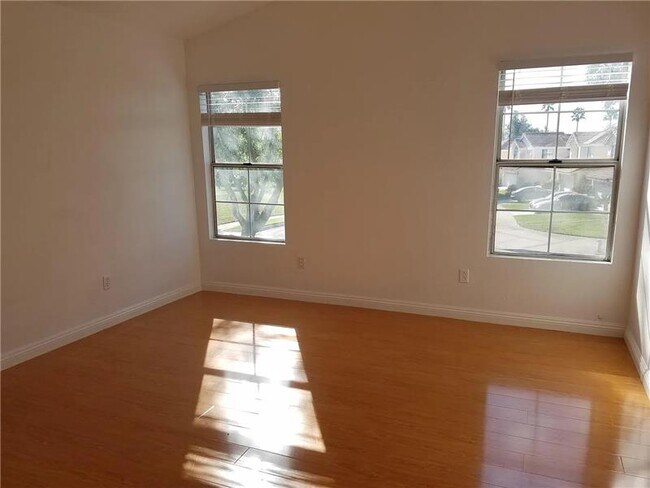 Foto del edificio - 14095 Yorktown Ct