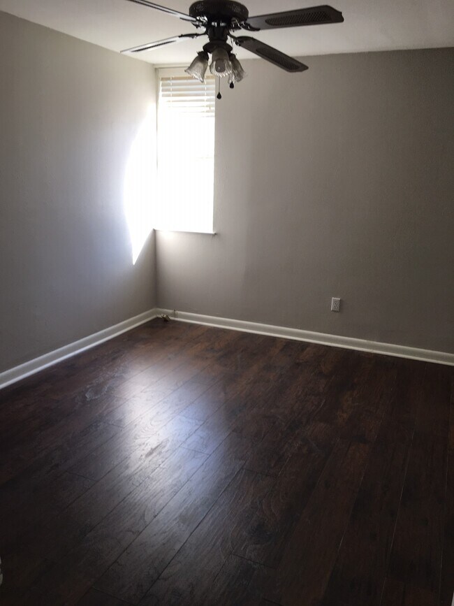 Bedroom - 901 Lamar Street
