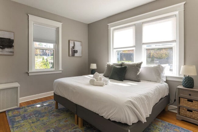 Building Photo - 2584 Madison Rd