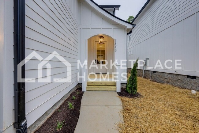 Building Photo - 1845 Meade Ave