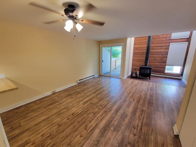 Building Photo - SOBO 2 Bedroom Townhome Available For Rent...