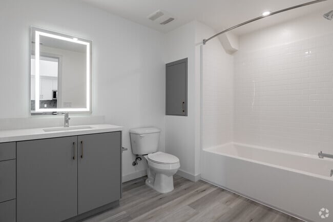 2BR, 2BA - 1,232SF - B1 Loft - Bathroom 1 - Aurum