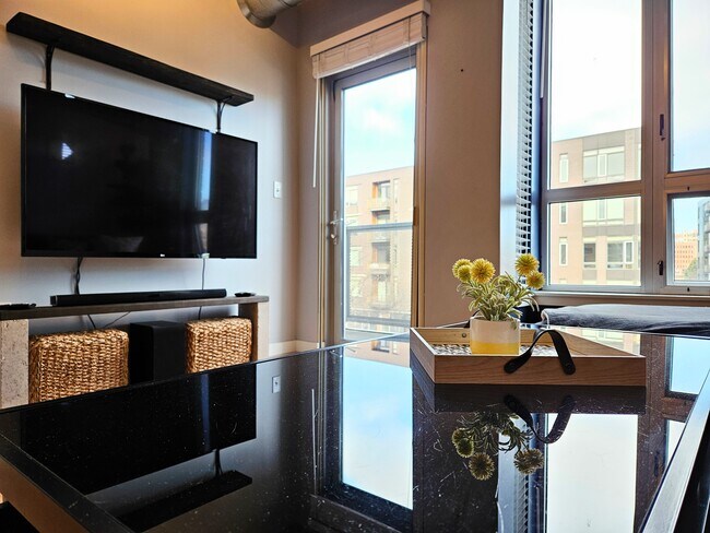 Foto del edificio - 1541 N Jefferson St