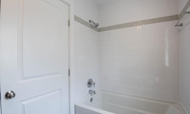 Building Photo - 494 Avenue C