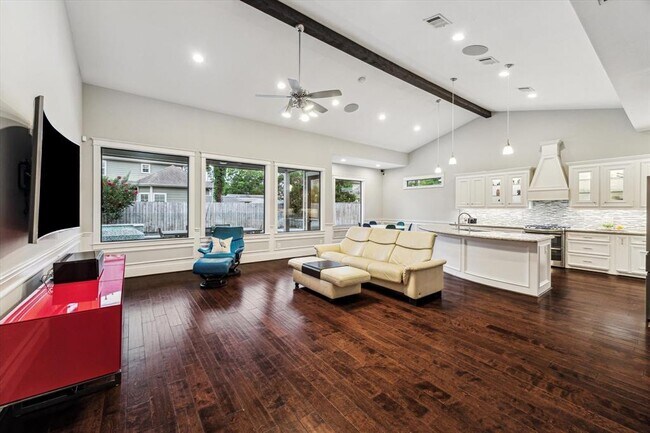 Foto del edificio - 1244 Overhill St