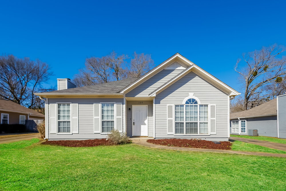 Foto principal - 104 Stonehaven Dr