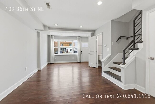 Building Photo - 409 36th St NE