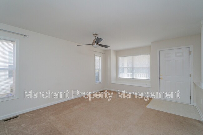 Foto del edificio - 335 Woodlark St