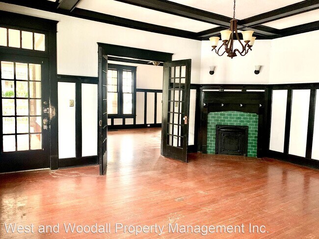 Building Photo - 4 br, 3 bath House - 313 E Trinity Ave