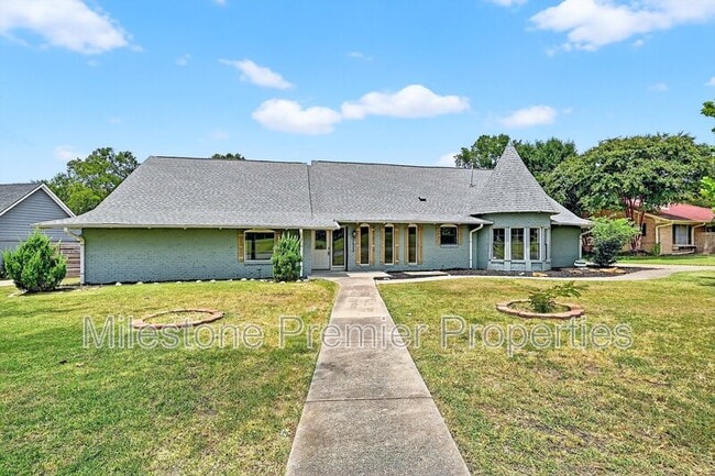 Building Photo - 2602 Turtle Creek Dr