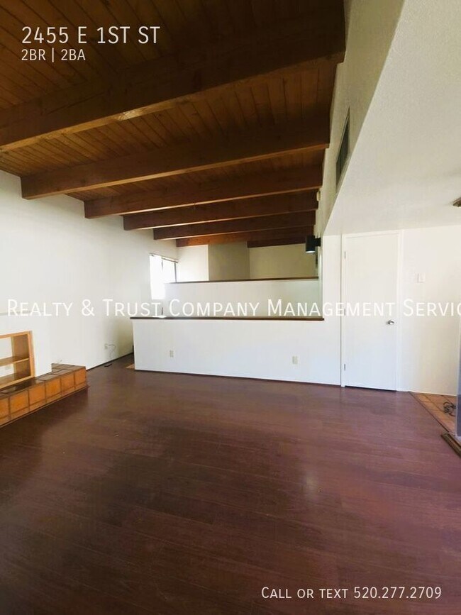 Foto del edificio - 2455 E 1st St