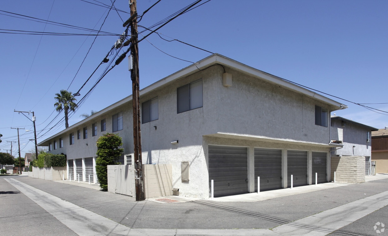 Building Photo - 214 S West St