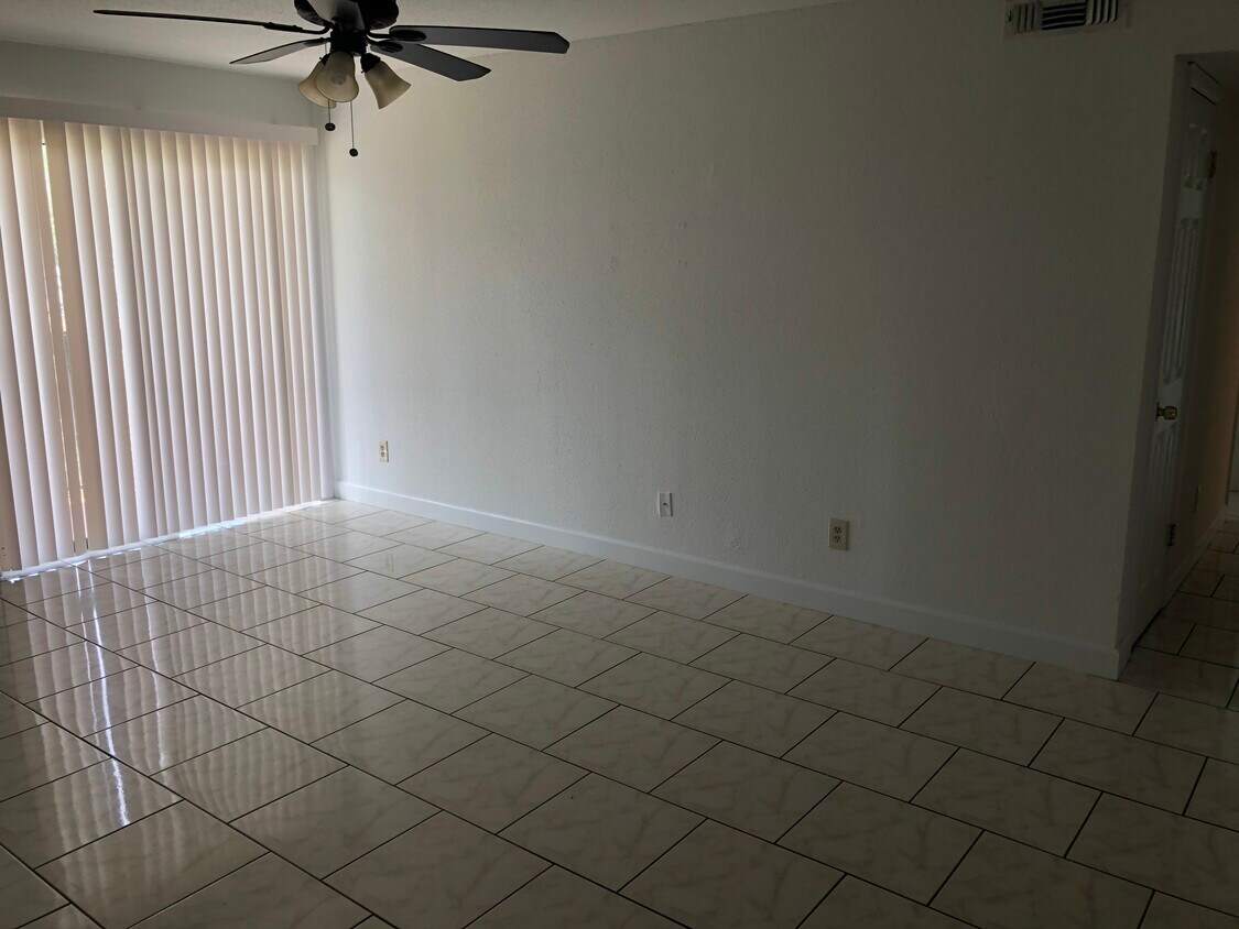 2915 Winkler Ave, Fort Myers, FL 33916 Apartments in Fort Myers, FL