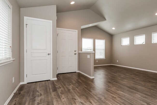 Foto del edificio - Beautiful 3 bedroom tiny home in Cottage Grove- River Walk Village
