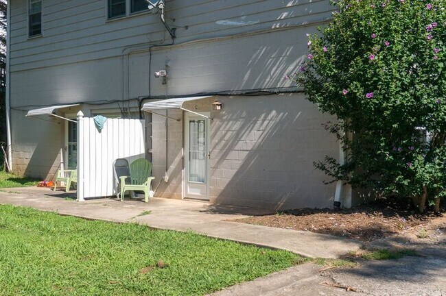 Foto del edificio - 188 Edgewood Rd