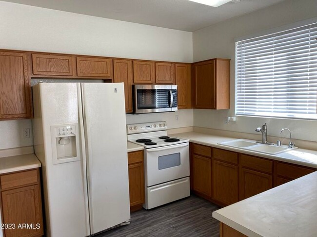 Foto del edificio - Spacious 3 Bedroom, 2.5 Bath in Phoenix