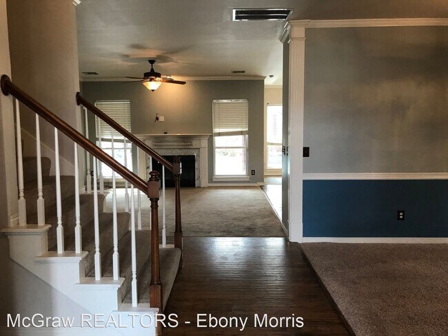 Building Photo - 4 br, 2.5 bath House - 1621 W. Helena Street