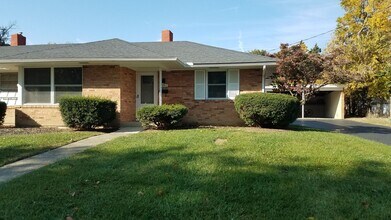 Building Photo - 3043 Mt Holyoke Rd