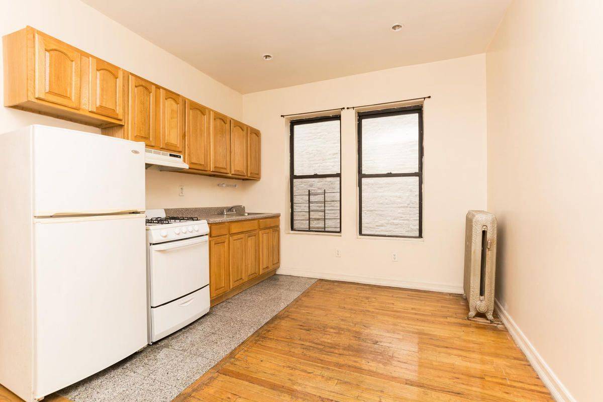 Primary Photo - 44 St Nicholas Ave