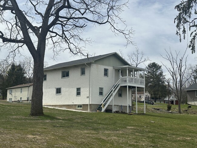 Building Photo - 159 Kendall Ave