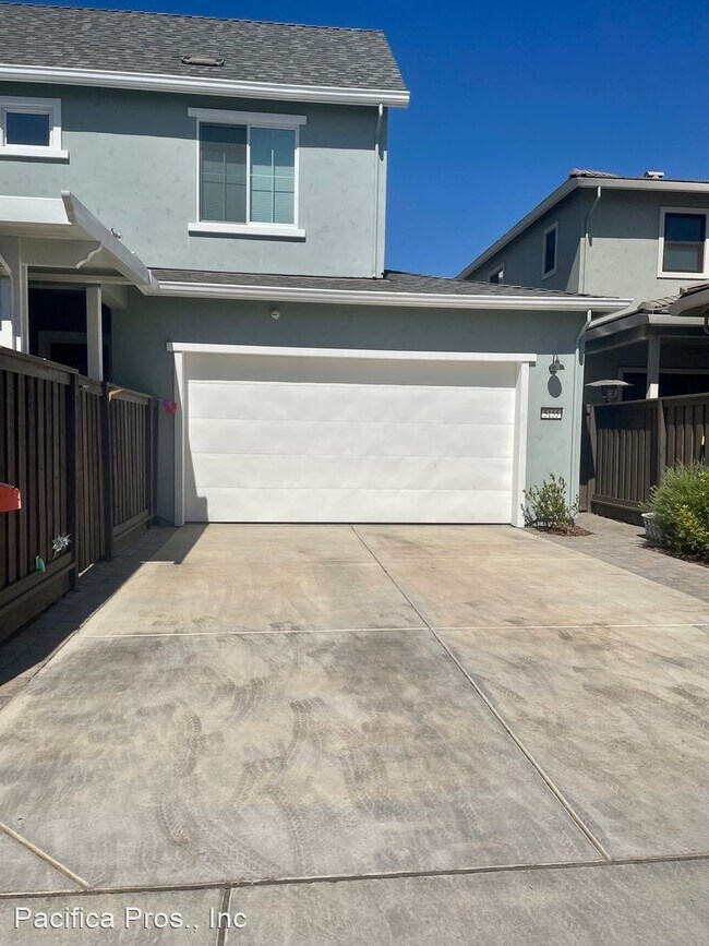 Building Photo - 4 br, 3.5 bath House - 5155 Sutter Park Way