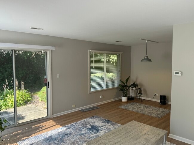 Foto del edificio - 1326 Barclay Ln