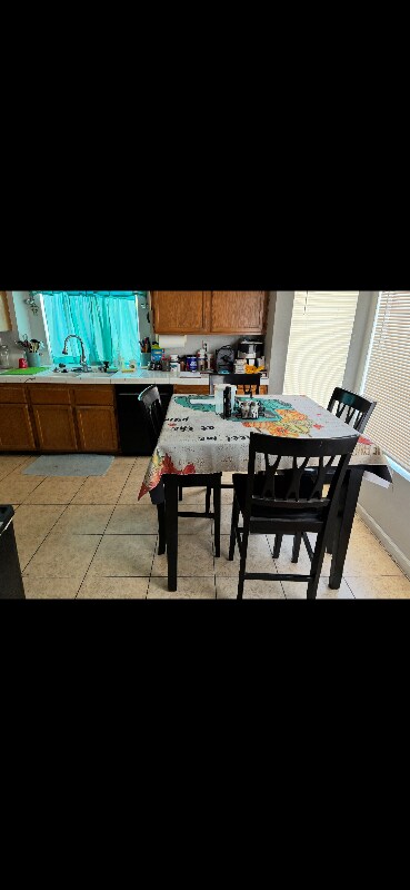 Foto del edificio - 16785 Baltic Ct