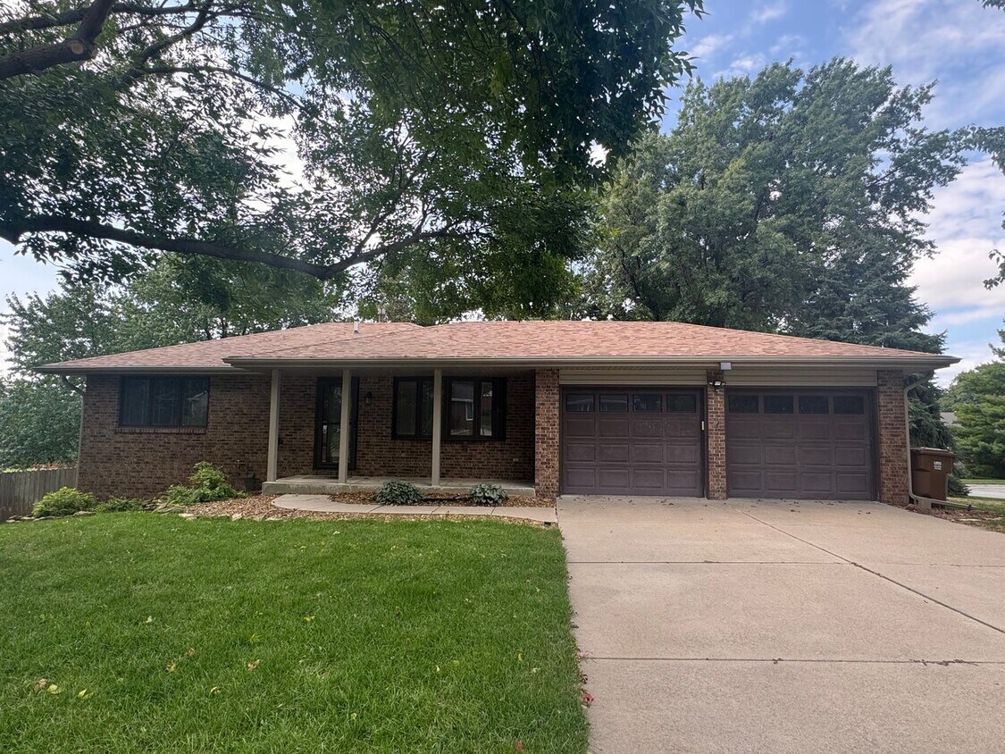 Foto principal - Beautiful walk-out house in SOUTH Lincoln