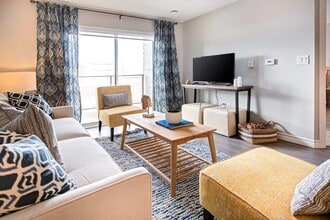 Building Photo - 1042 Paisley Road