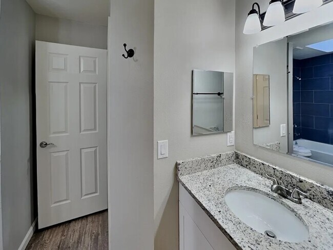 Foto del edificio - 4121 E 134th Dr