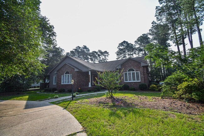 Foto del edificio - Coming Soon: 3 Bedroom 3 Bathroom with Pool