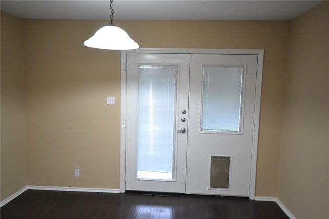 Building Photo - 2106 Hawksbury Way