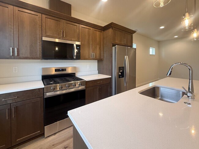 Foto del edificio - 352 SE Shetterly Dr