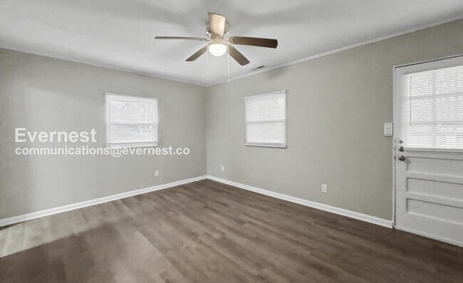 Building Photo - 500 Swann Dr