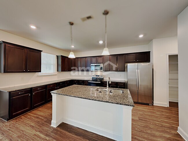 Foto del edificio - 194 Pullen Dr