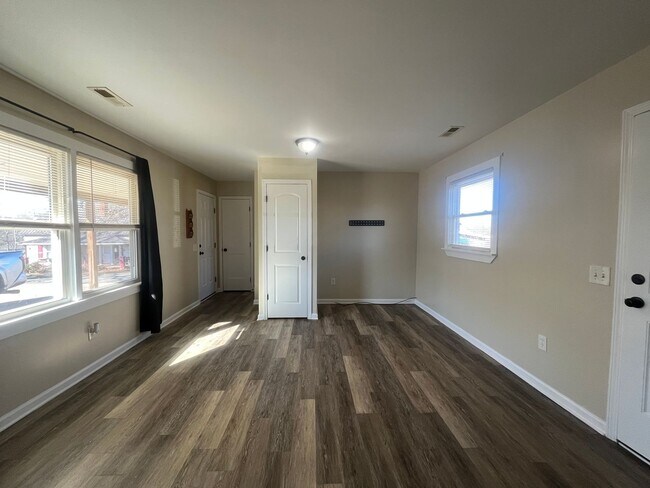 Foto del edificio - 2/1 Available In Easley!