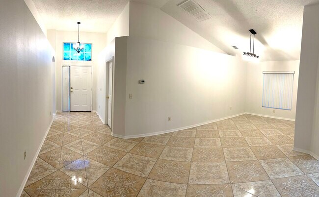Foto del edificio - 13401 White Elk Loop