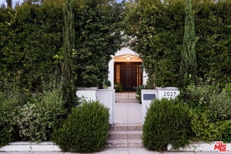 Building Photo - 2027 Canyon Dr