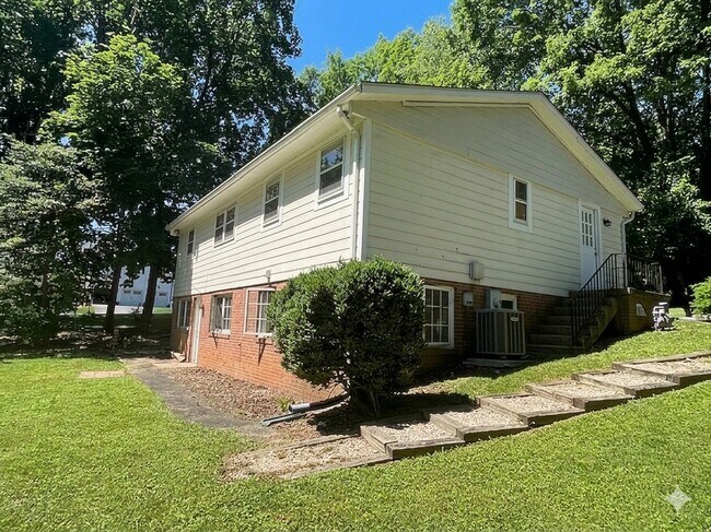 Foto del edificio - 731 Miller Ave
