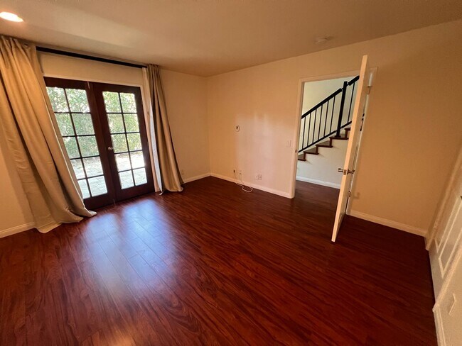 Foto del edificio - AWESOME 2 BEDROOM 2.5 BATH HOME
