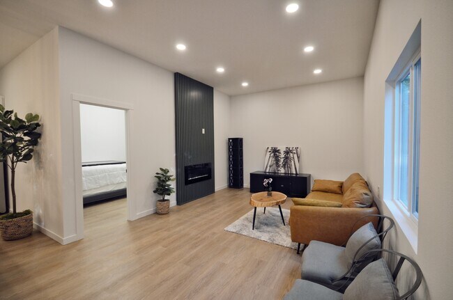 Foto del edificio - 6111 S 124th St