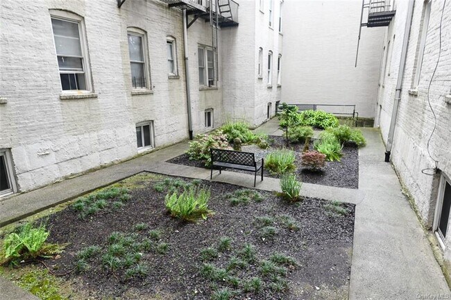 Building Photo - 9031 Fort Hamilton Pkwy