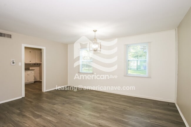 Building Photo - 1126 Alfred St NE