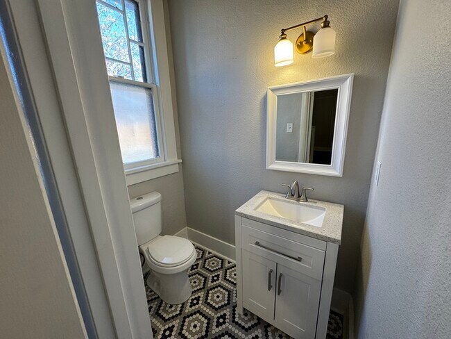 Building Photo - Totally updated 2 Bedroom 1 1/2 Bathroom Home Near UAMS