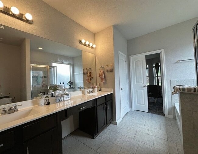 Building Photo - 5946 Larkspur Valley