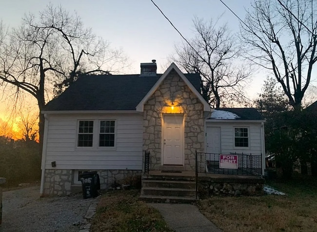 Building Photo - 705 Cabell Dr