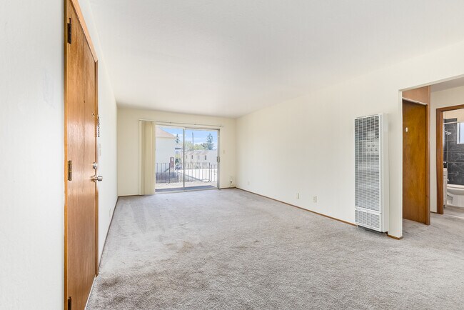 Building Photo - 2142 San Antonio Ave